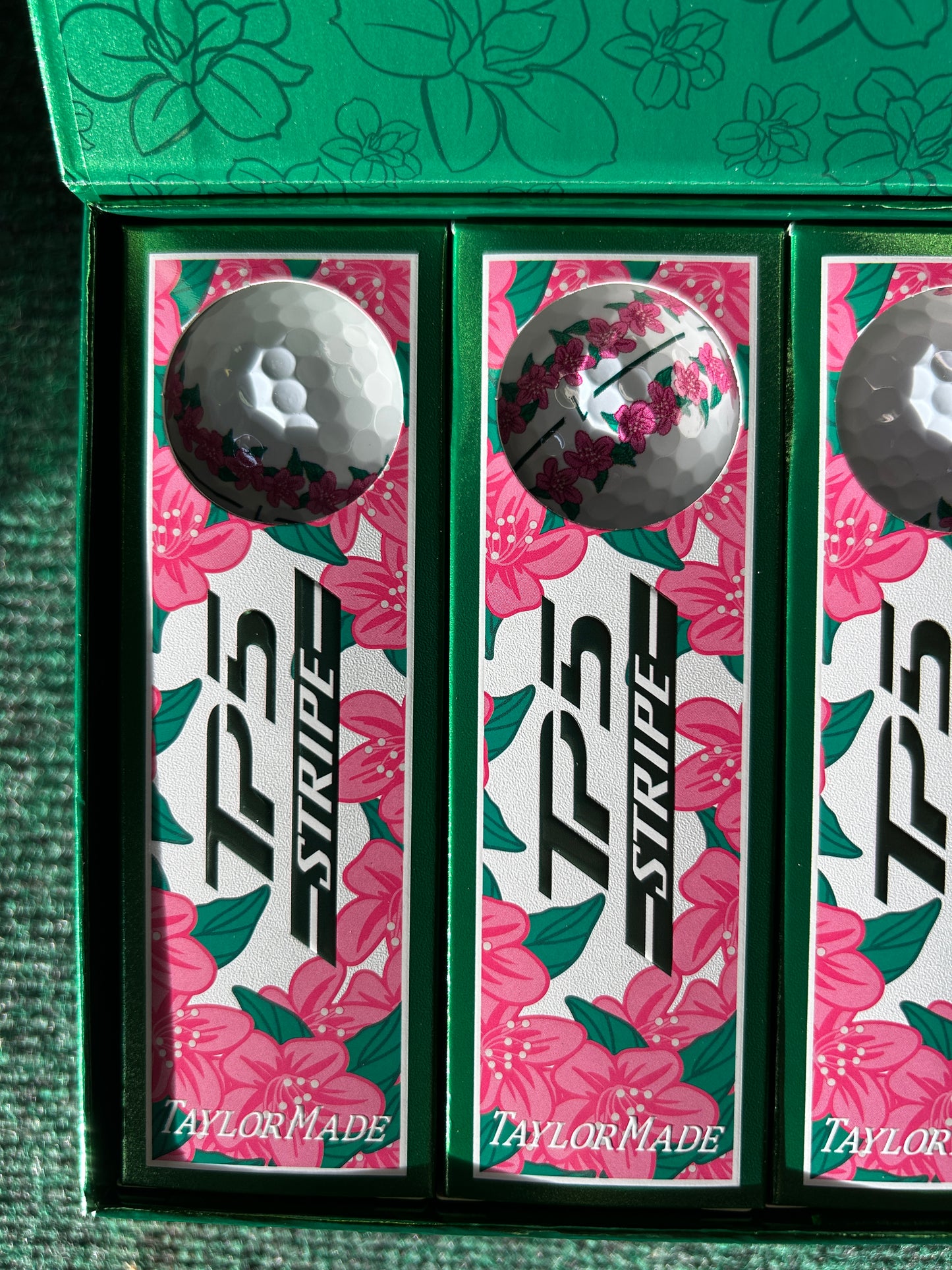 Taylormade TP5 2025 Masters Edition season starter  Azalea Golf balls