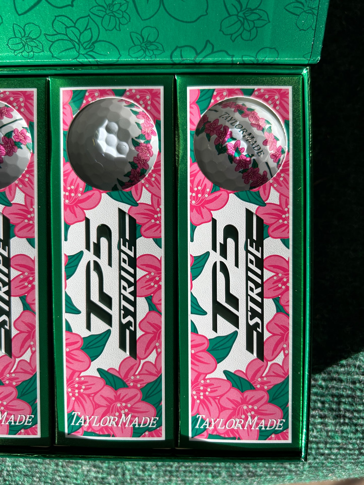 Taylormade TP5 2025 Masters Edition season starter  Azalea Golf balls